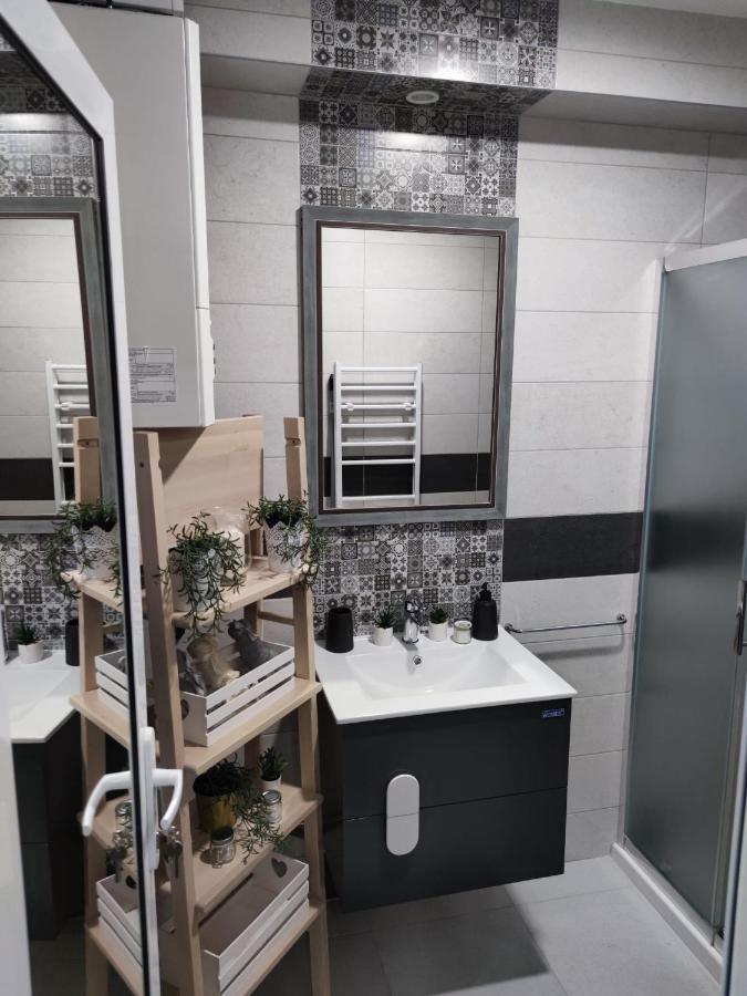 Flowers Apartment Добрич Екстериор снимка