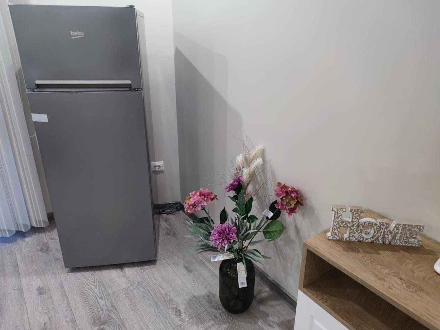 Flowers Apartment Добрич Екстериор снимка