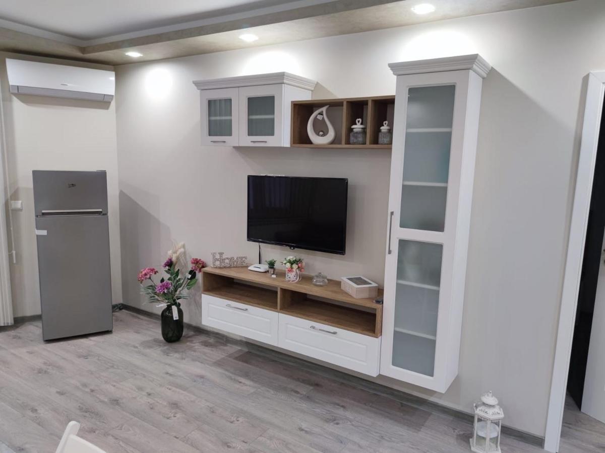 Flowers Apartment Добрич Екстериор снимка