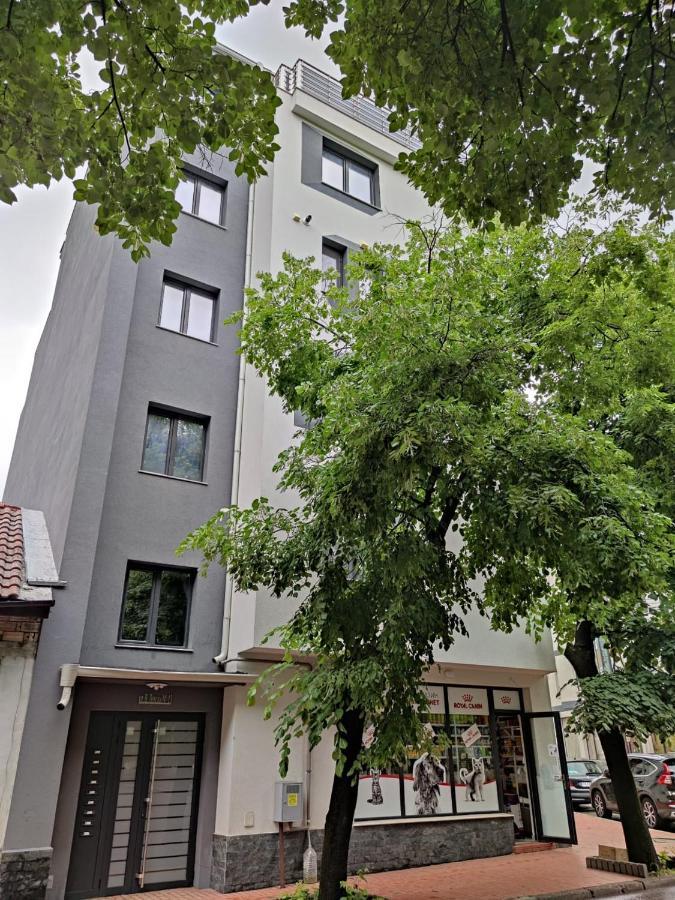 Flowers Apartment Добрич Екстериор снимка