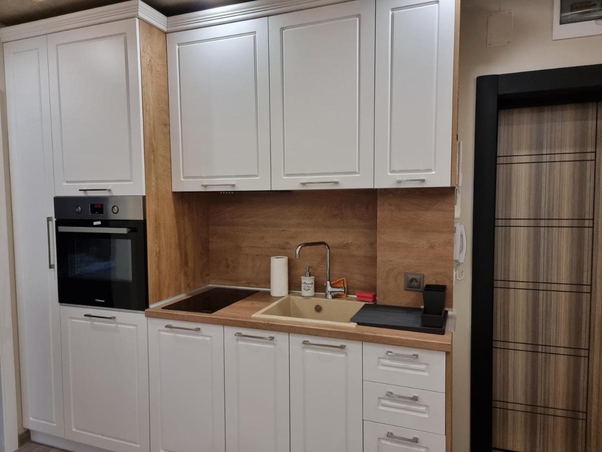 Flowers Apartment Добрич Екстериор снимка