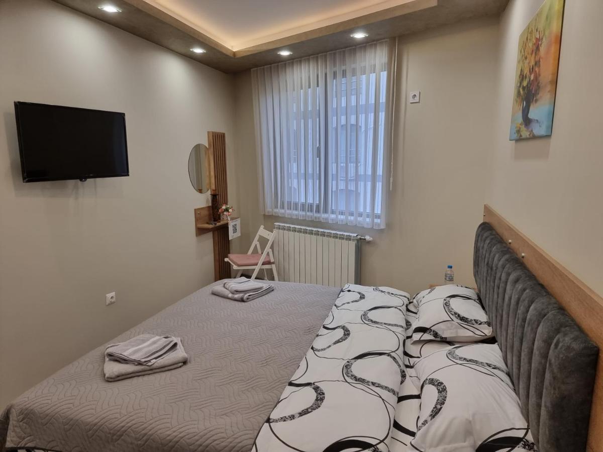 Flowers Apartment Добрич Екстериор снимка