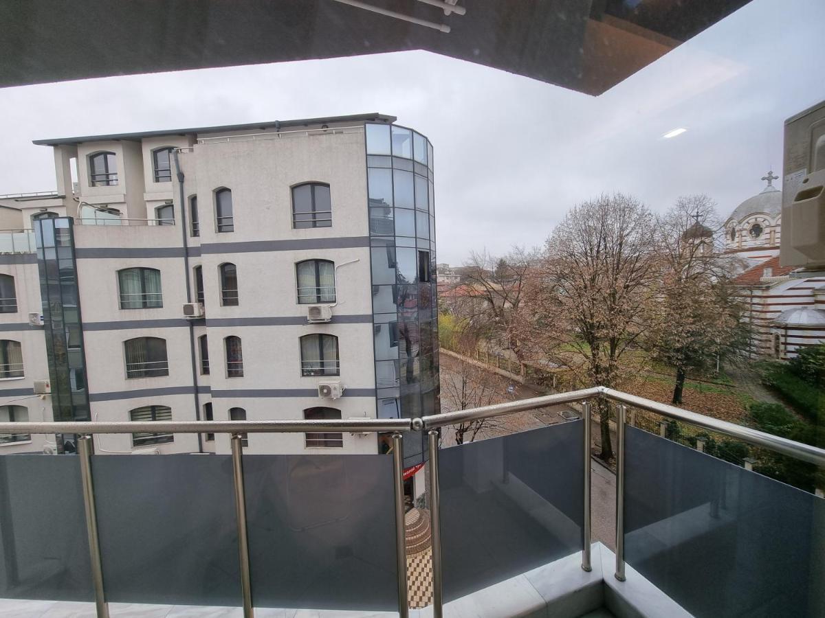 Flowers Apartment Добрич Екстериор снимка