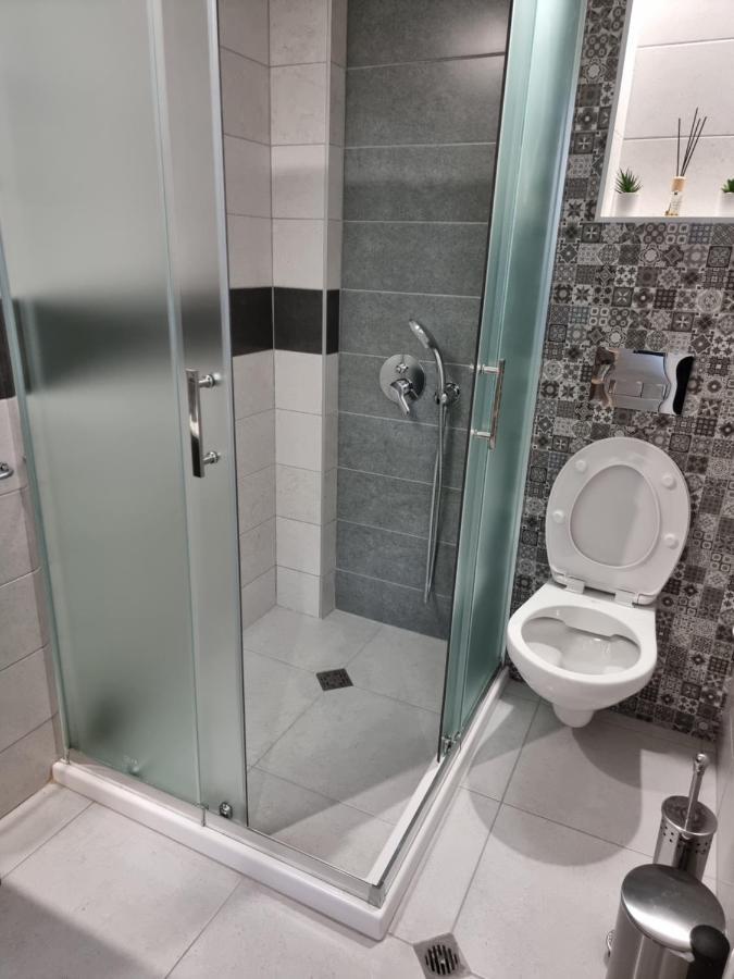 Flowers Apartment Добрич Екстериор снимка